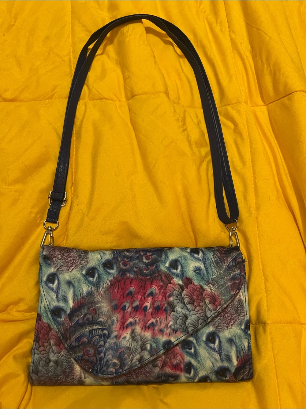 Vintage Peacock Feather Pattern Clutch with Adjustable/Removable Strap Very 80s